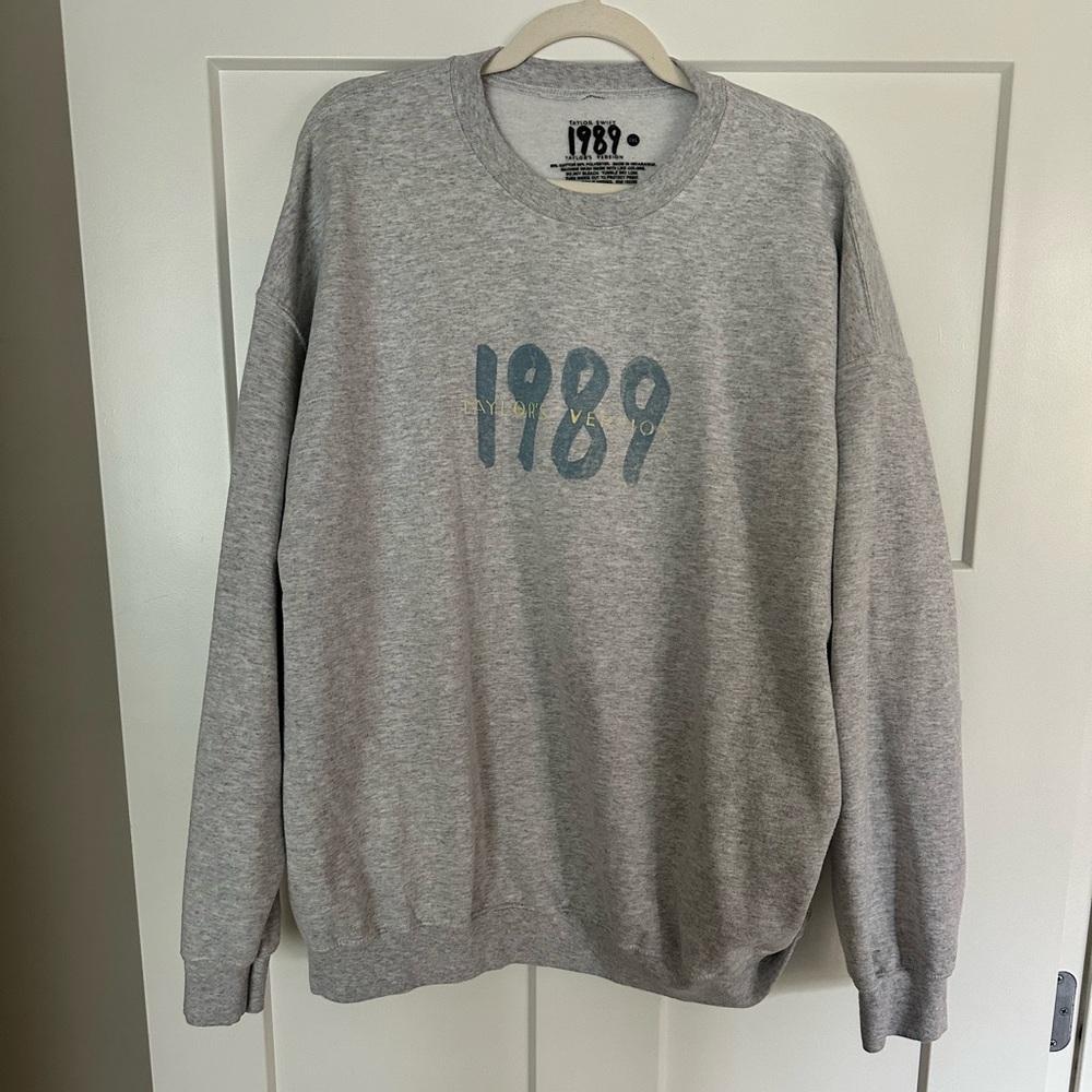 Taylor Swift Spotify Fans First Crewneck in Heather Gray, Size XXL